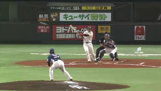 2回裏２高谷２点タイムリー２ベース (2)