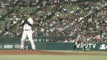 ３回表２牽制アウト