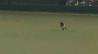 ５回裏１栗山四球、悪送球生還 (1)