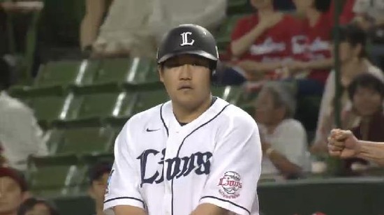 9回裏2おかわりヒット1塁2塁 (3)