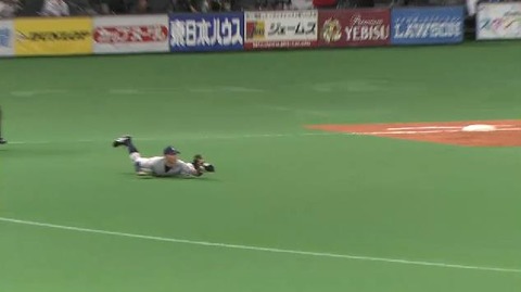 ９回裏３森本ファインプレー (2)