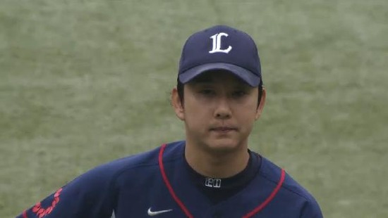 ４回裏３福浦フォアボール１アウト満塁 (2)