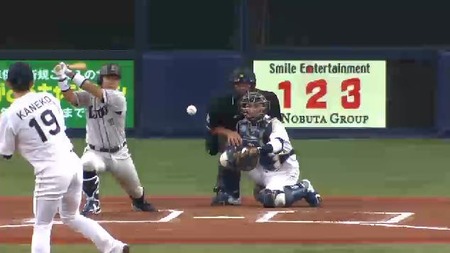 ６回表２安達ファインプレー (1)