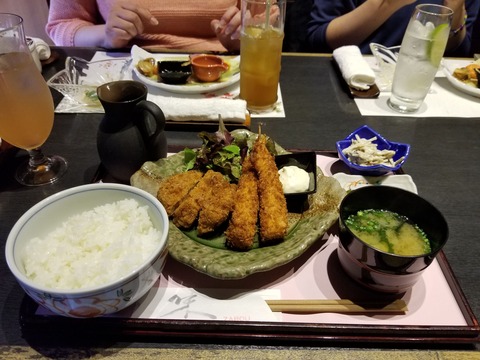 エビフライと豚ヒレカツ定食