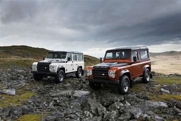 2010-Land-Rover-Defender-SUV_Image-01-800