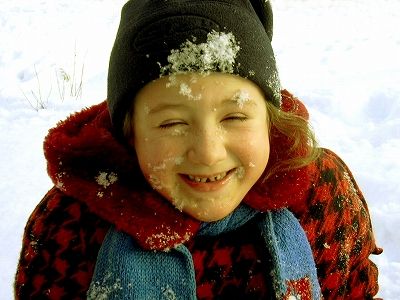 雪あそびの女の子 130