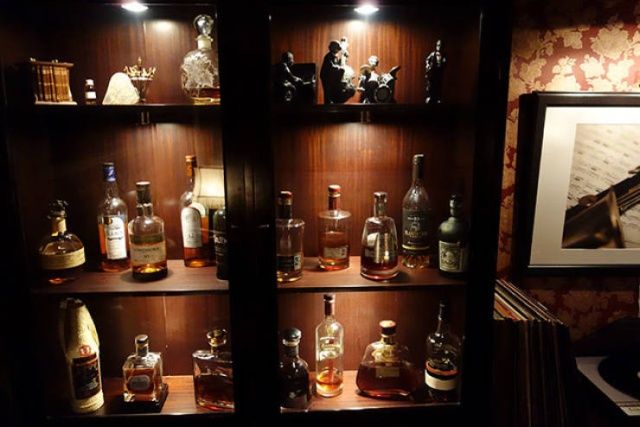 man_cave_02