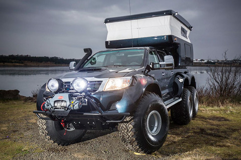 Hilux-AT44-6x6-Arctic-Truck-2