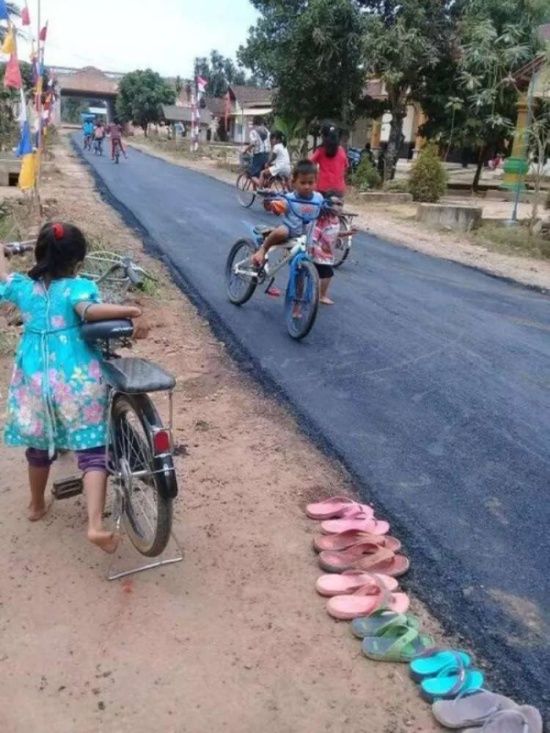 village_has_decent_road_01