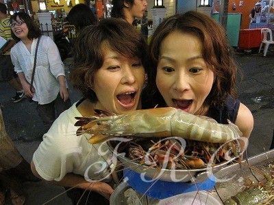 プーケット近郊のダイビングは海中案内人まで