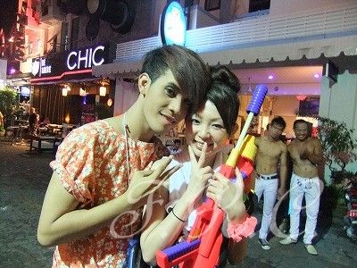 プーケット夜遊びツアーゴーゴーバー置屋
