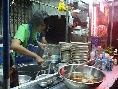 プーケット夜遊びツアーゴーゴーバー置屋