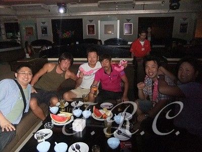 プーケット夜遊びツアーゴーゴーバー置屋