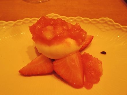 イチゴとモッツァレラ