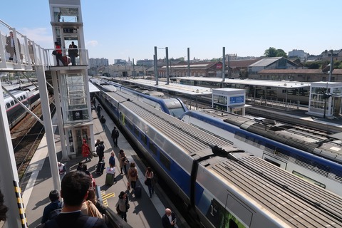 レンヌ駅に到着済TGV