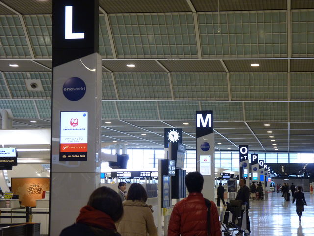 成田空港に顔認証カメラを年度内に150台設置、駅利用者の検問廃止へ