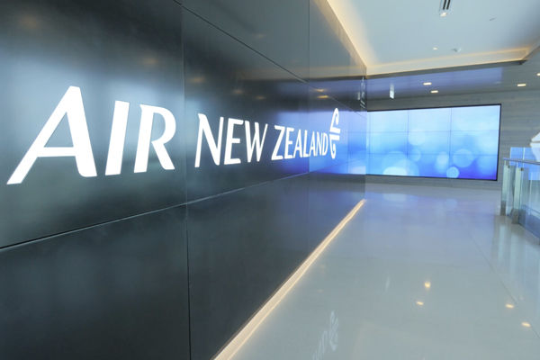 ニュージーランド航空、オークランド国際空港に新ラウンジ　暖炉や滑走路が望める屋外テラスも