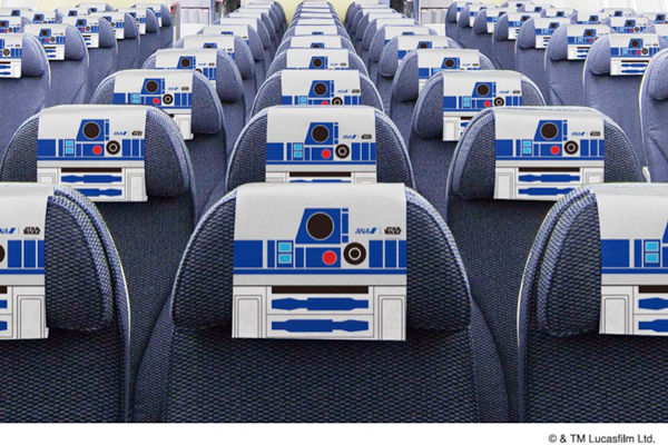 「R2-D2 ANA JET」、機内では特別仕様のヘッドレストカバーと紙コップを使用