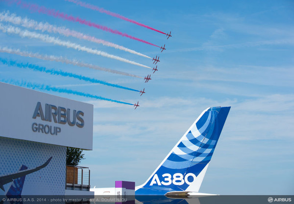 Pavillion_Red_arrows_A380