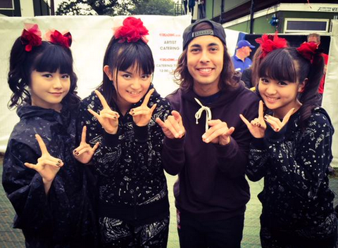 babymetal-PiercetheVeil