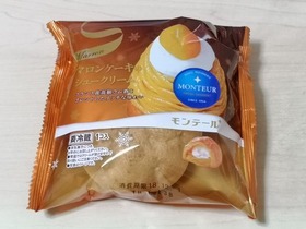 マロンケーキのシュークリーム