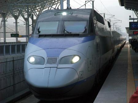 韓国が自主開発した高速鉄道、時代に逆行する「動力分散方式」のため入札すら出来ず 2ch「自主開発？フランスのコピーだろ」「海外の前に国内でちゃんと動かせ」