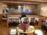 e-maid_店内_奥を見る