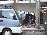 名古屋銀行前_違法コピー露店