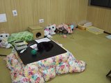 にゃんこかふぇ_ねこCOちゃ_店内眠る猫達とコタツ