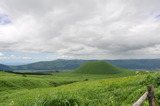 阿蘇外輪山と米塚