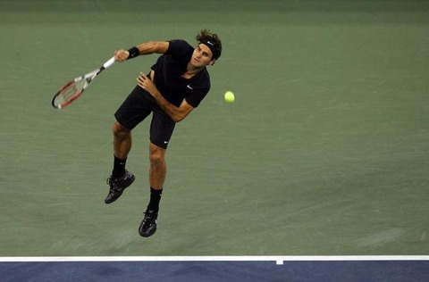 federer-s-serve-in-super-slow-motion-video-inside