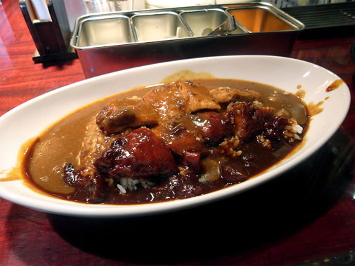 ゴヤクラ　とんかつカレー