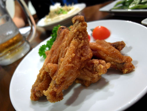 四ッ橋ハイボール酒場 DANDAN 手羽唐(にんにくだれ)