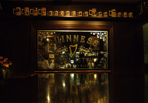 THE TEMPLE BAR 店内