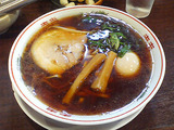 金久右衛門 黒醤油+平打麺