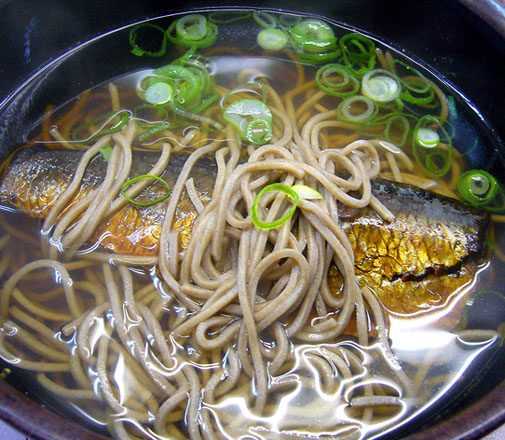 西口うどん にしんそば(アップ)
