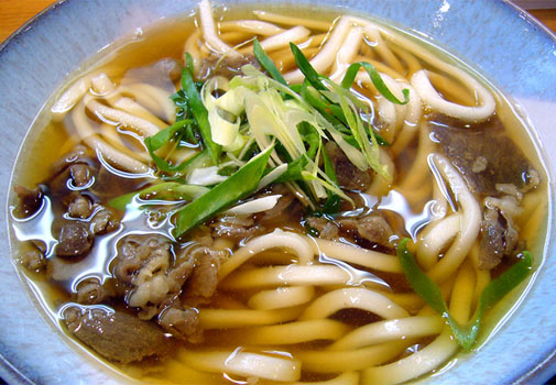 阪急そば 堺筋本町店 肉うどん(アップ)