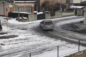 120123雪と車