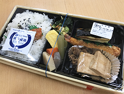 昼食