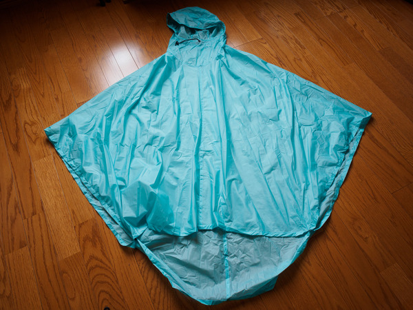 雨を凌ごう(2) ～ Highland Designs Gnu Cape : 山に野に川に呑みに