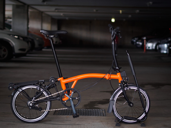 The Brompton bicycle (2017 BLACK EDITION M6R) : 山に野に川に呑みに