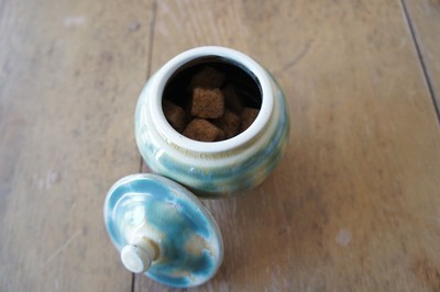 小壷と砂糖