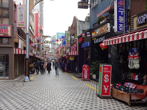 韓国　ハングル　中華街　ロシア人街　チャイナタウン　市場　フリー　素材　写真