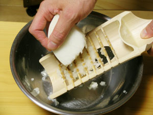 鬼オロシ。「生活具の店器屋」で買いました。