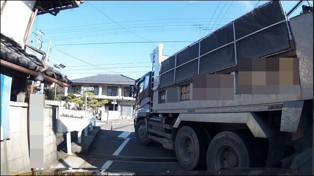 炎上 トラック運転手がクラクション鳴らされブチギレ 相手の車を叩いて恫喝 警察沙汰に 動画流出 m9 d ﾌﾟｷﾞｬｰまとめ