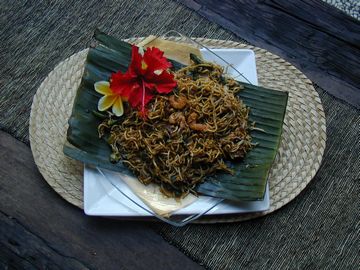 バリ島 ミゴレン レストラン 中華料理 焼きそば