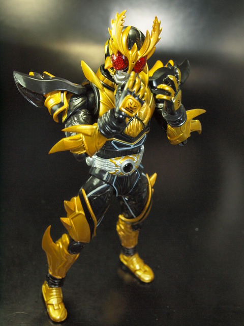 S.H.フィギュアーツ・仮面ライダークウガライジングアルティメット