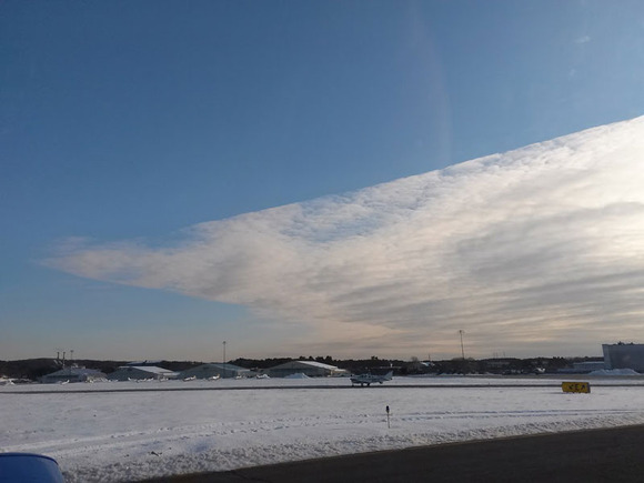 cloud-with-two-razor-straight-edges