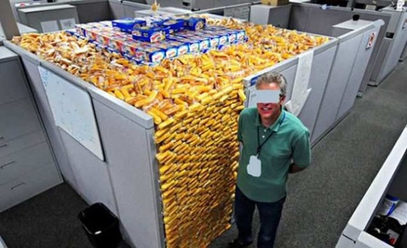 18-Ways-to-Mess-with-Your-Coworkers09-620x