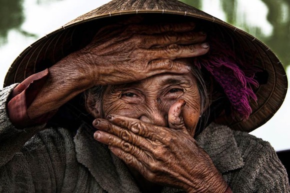Rehahn-Hidden-Smiles-in-Vietnam-2